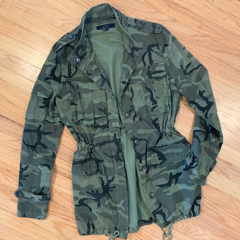 Camo print utility jacket women’s small